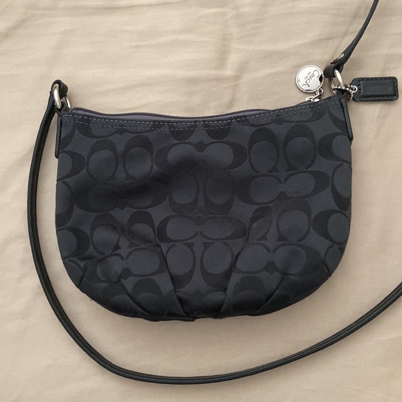 EUC Coach Ashley black sateen signature purse. - Picture 2 of 2